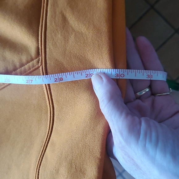 Under Armor Embroidered Graphic Long Sleeve Orange Sz. XL Hoodie - Picture 10 of 12